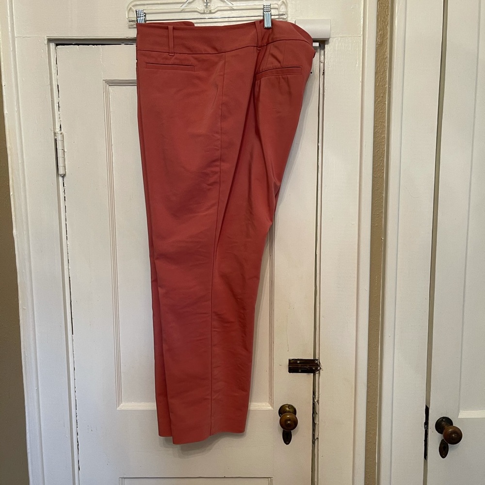 Ann Taylor Curvy Fit Crop Pants